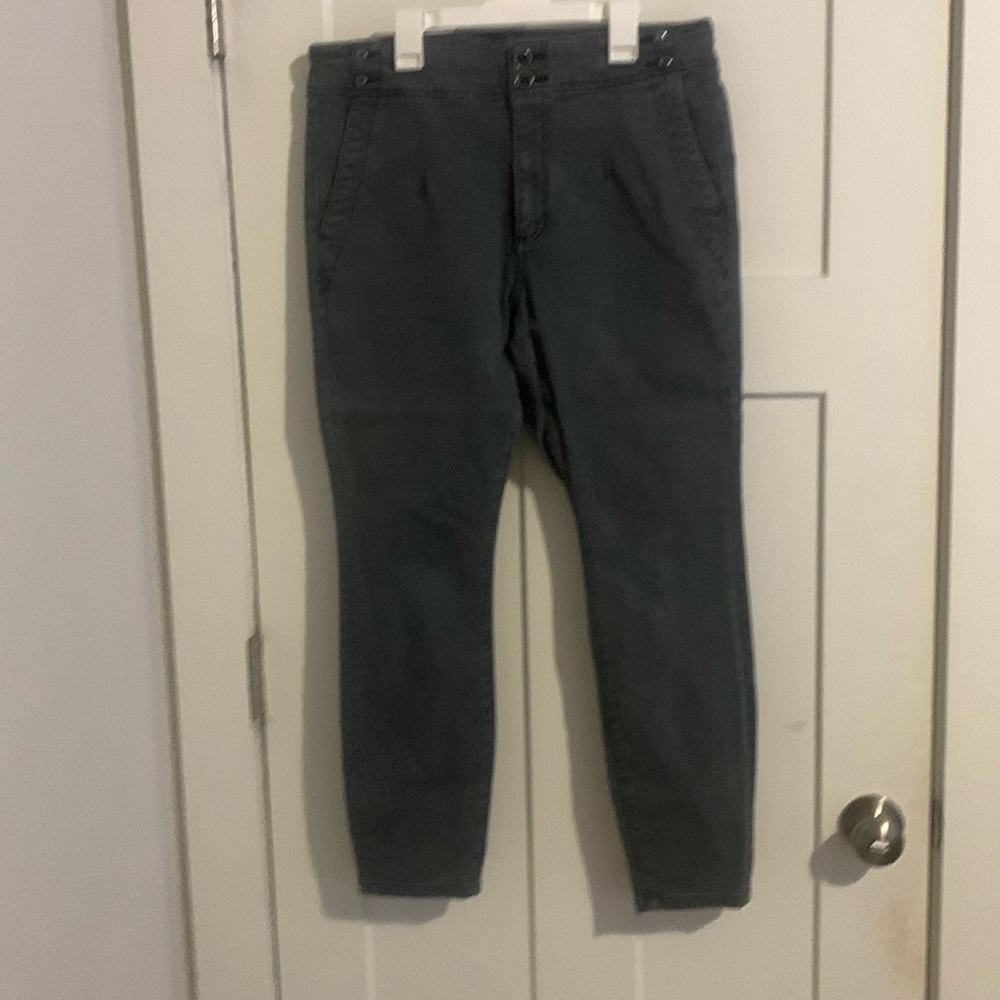 pilcro gray skinny jeans